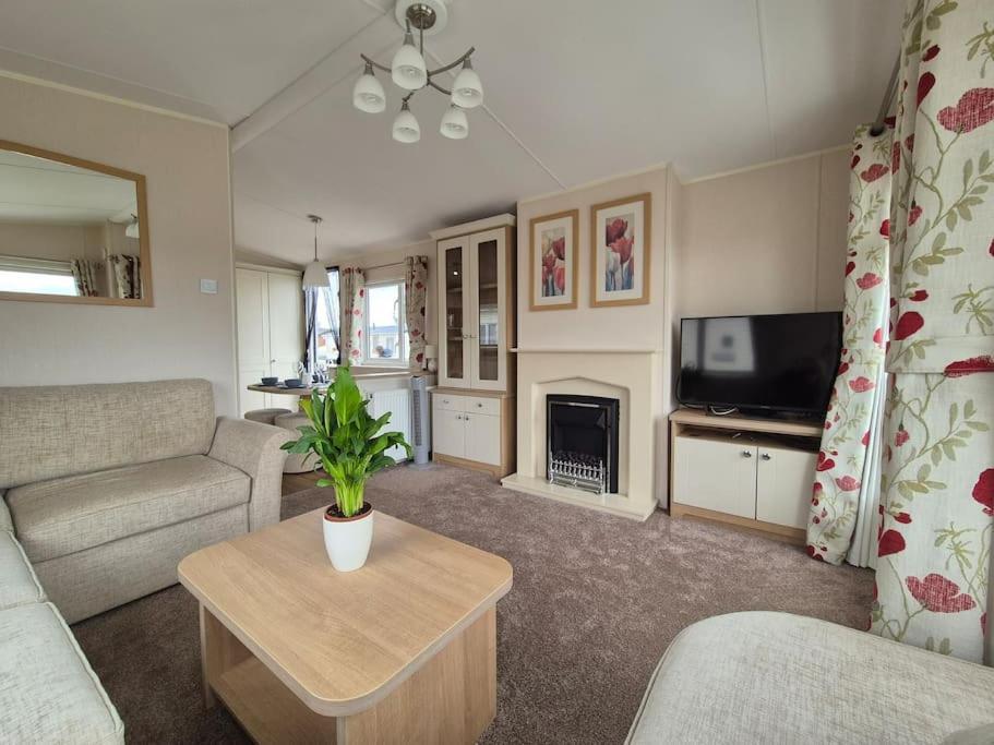Amazing 2Bedroom Caravan In Lincoln, Tattershall Exterior photo